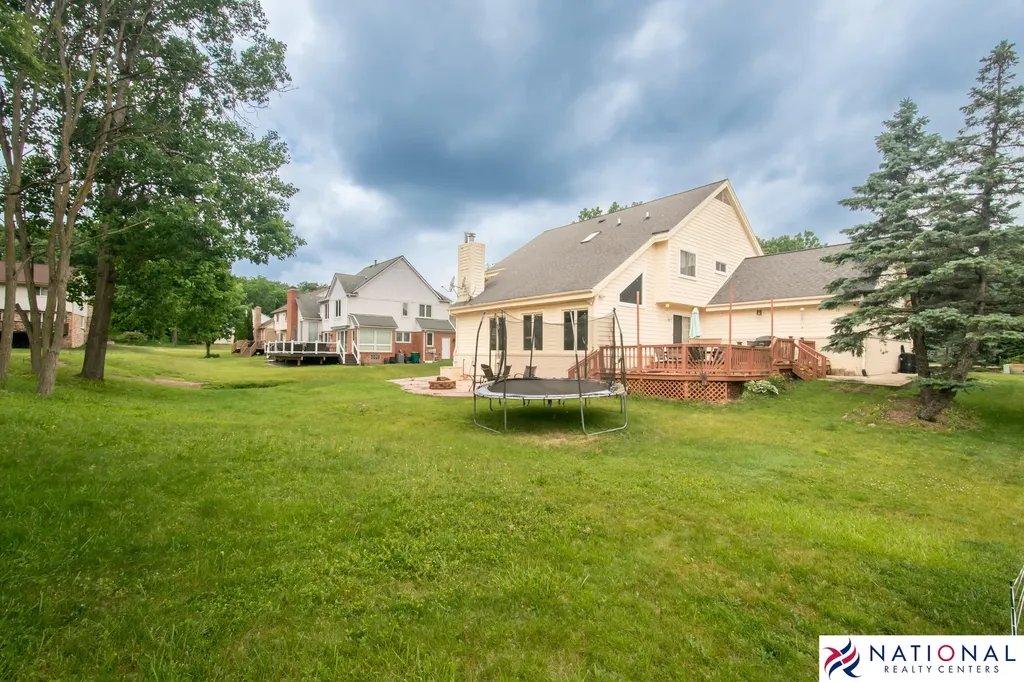 37709 Glengrove Drive Farmington Hills City MI 48331