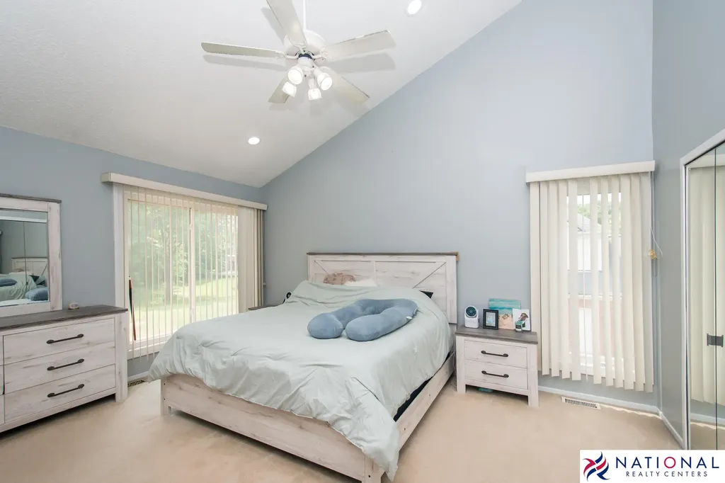 37709 Glengrove Drive Farmington Hills City MI 48331