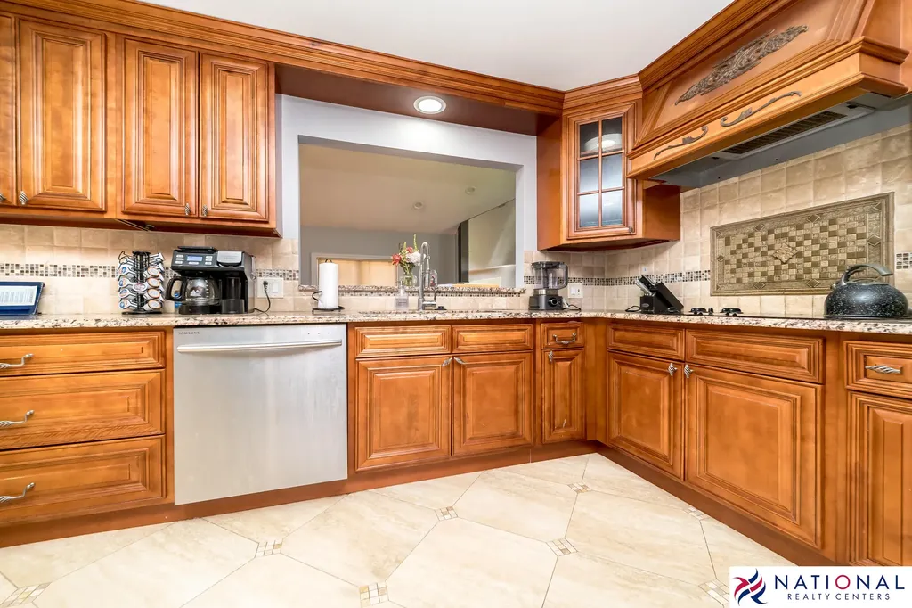 37709 Glengrove Drive Farmington Hills City MI 48331