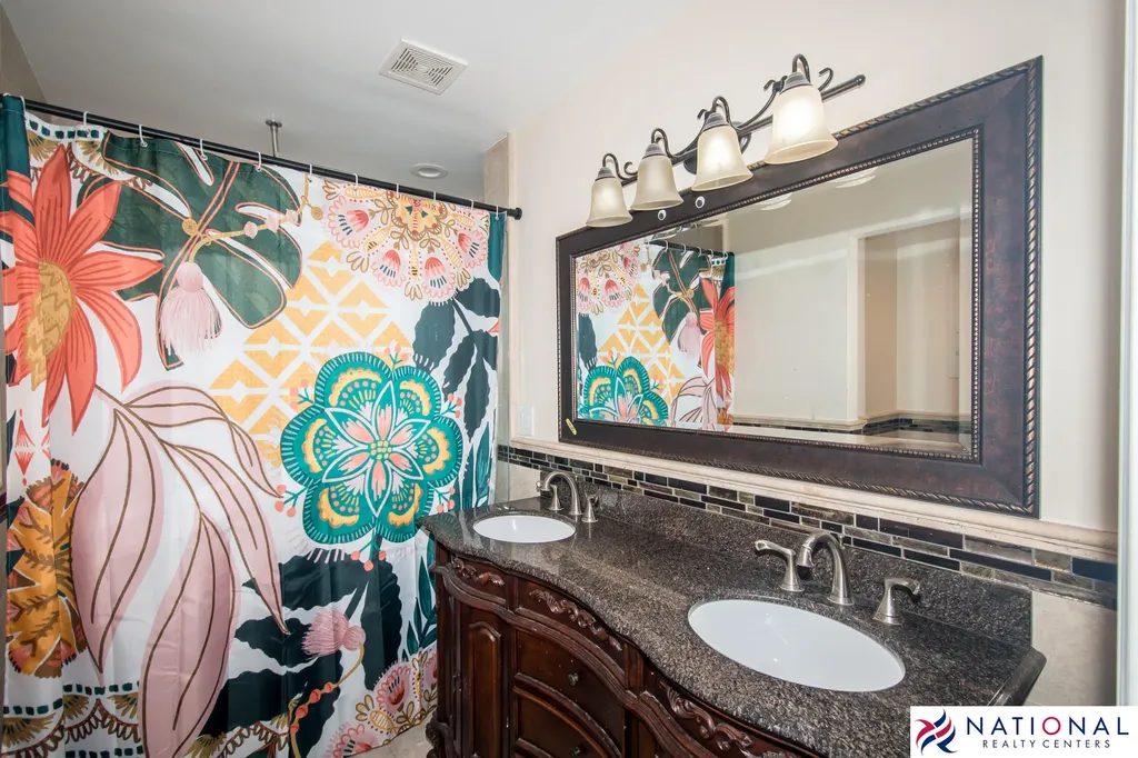 37709 Glengrove Drive Farmington Hills City MI 48331
