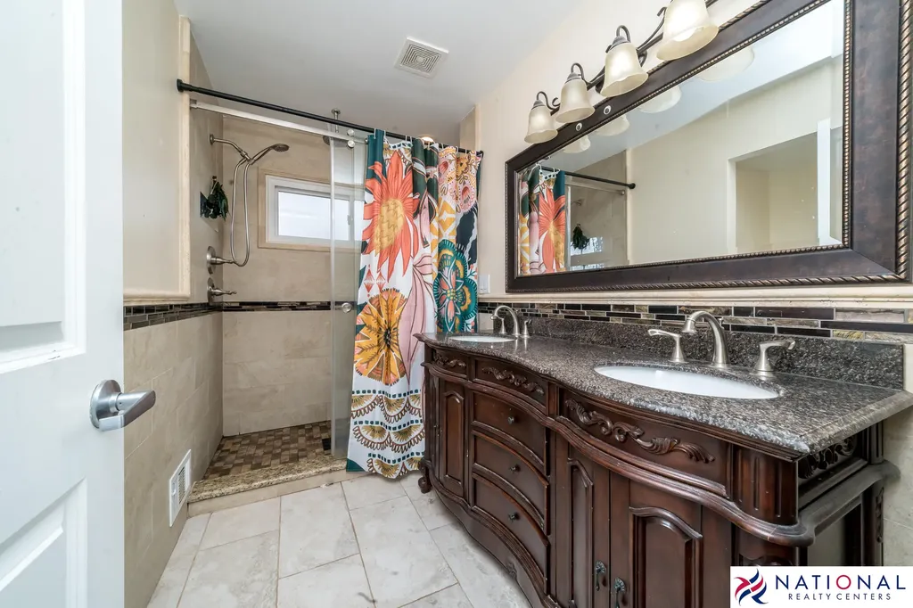 37709 Glengrove Drive Farmington Hills City MI 48331