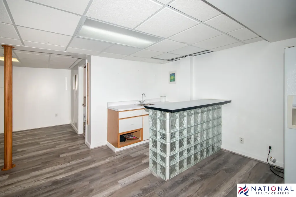 37709 Glengrove Drive Farmington Hills City MI 48331