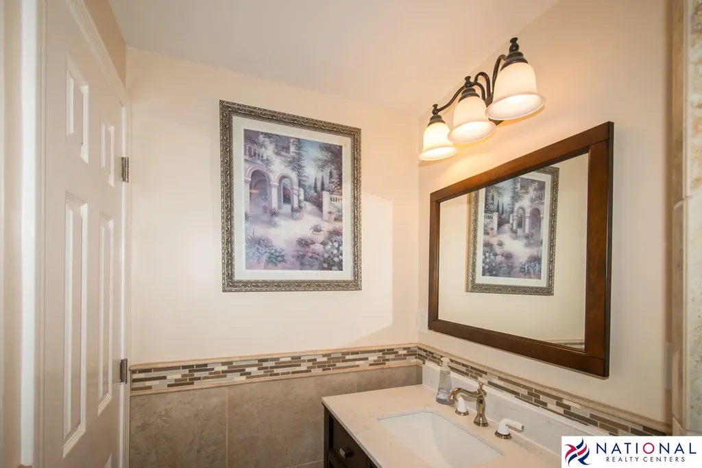 37709 Glengrove Drive Farmington Hills City MI 48331