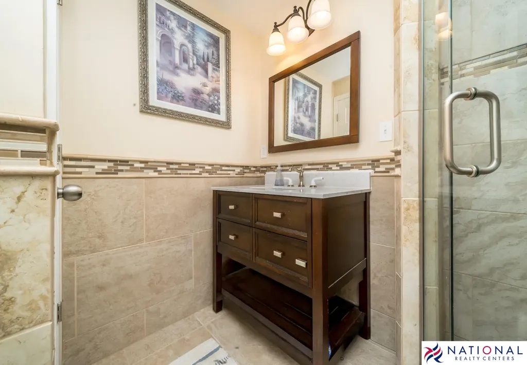 37709 Glengrove Drive Farmington Hills City MI 48331