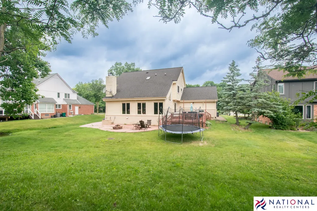 37709 Glengrove Drive Farmington Hills City MI 48331