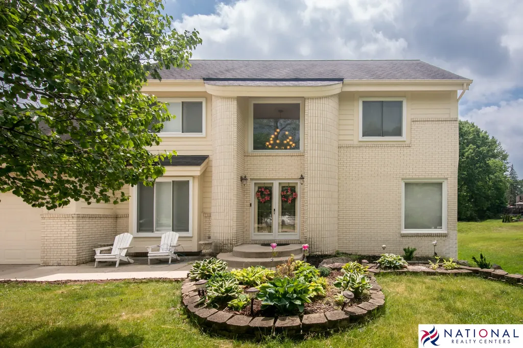 37709 Glengrove Drive Farmington Hills City MI 48331