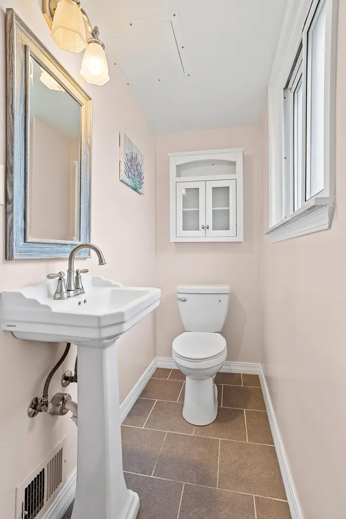 29184 Manchester Street Westland City MI 48185