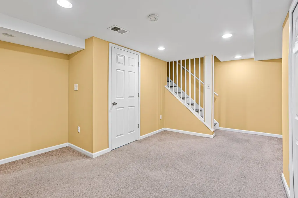 29184 Manchester Street Westland City MI 48185