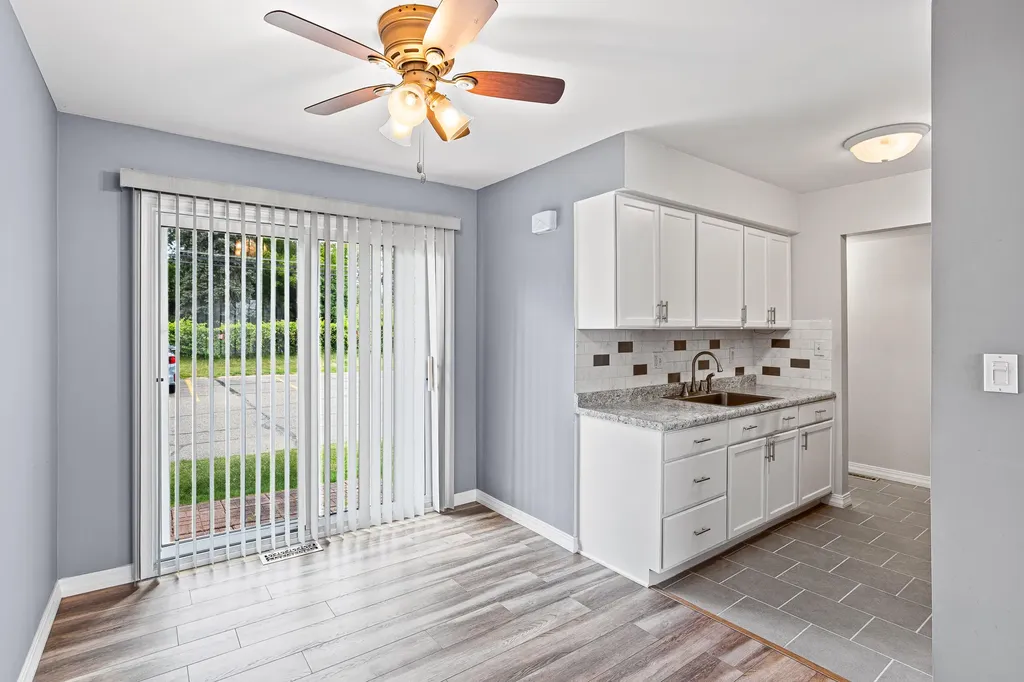 29184 Manchester Street Westland City MI 48185