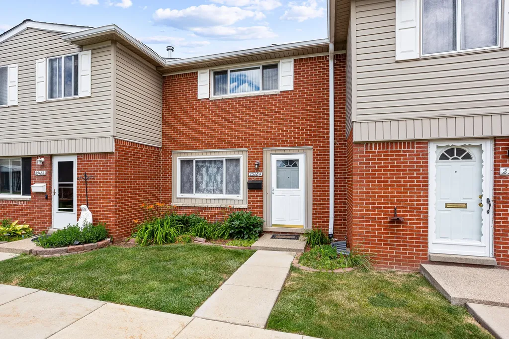 29184 Manchester Street Westland City MI 48185