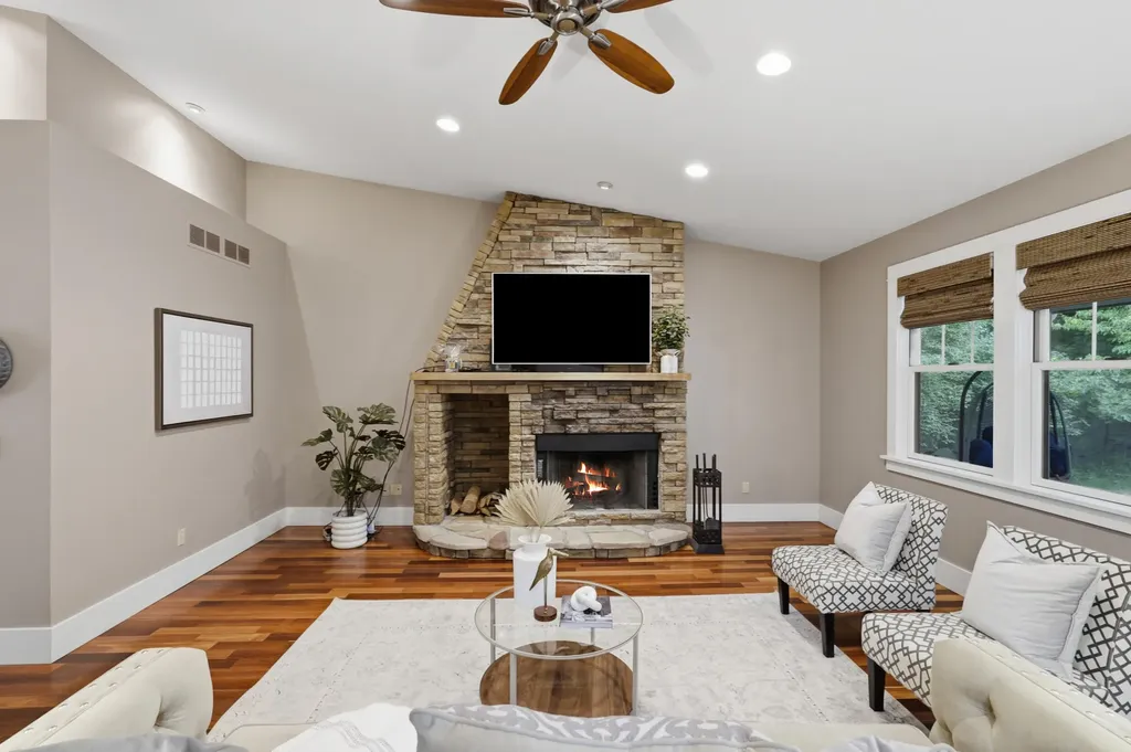 6240 Hiawatha Road Hamburg Township MI 48189