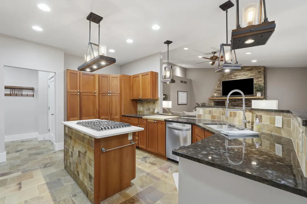 6240 Hiawatha Road Hamburg Township MI 48189
