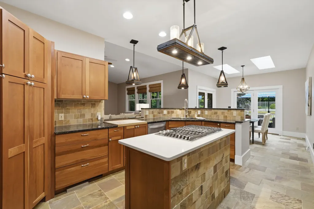 6240 Hiawatha Road Hamburg Township MI 48189