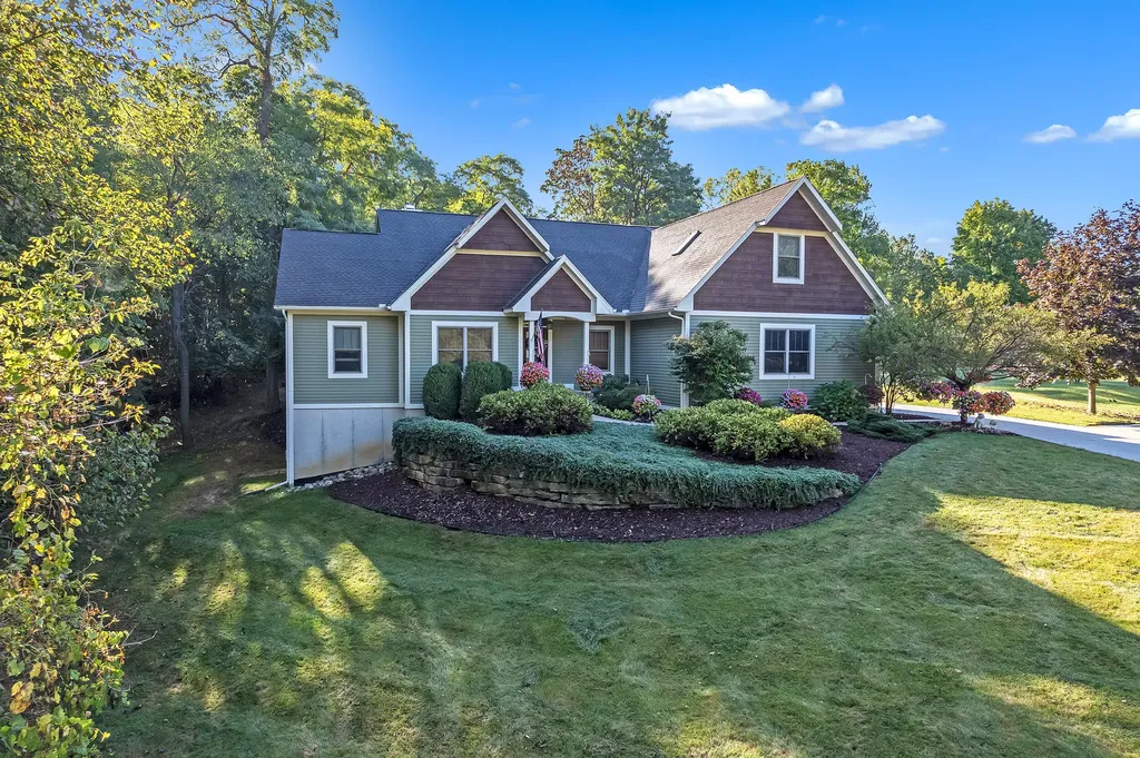 6240 Hiawatha Road Hamburg Township MI 48189