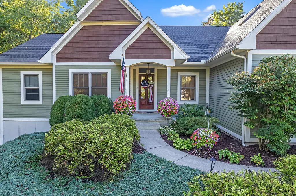 6240 Hiawatha Road Hamburg Township MI 48189