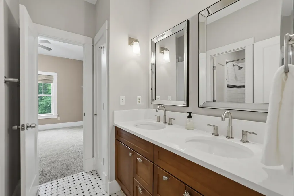 6240 Hiawatha Road Hamburg Township MI 48189