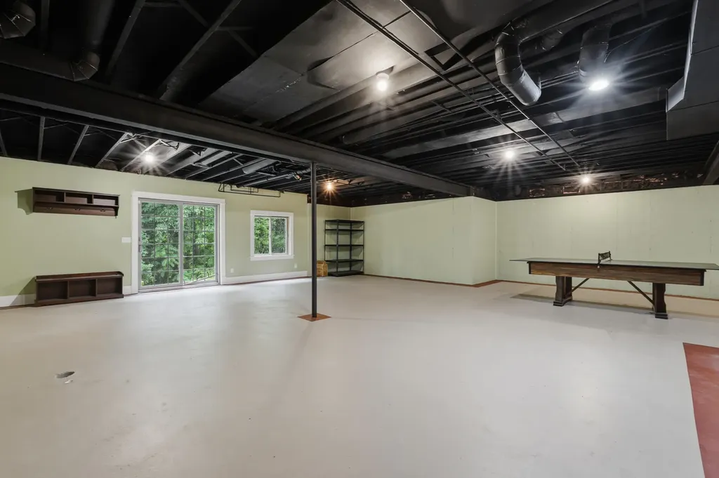 6240 Hiawatha Road Hamburg Township MI 48189