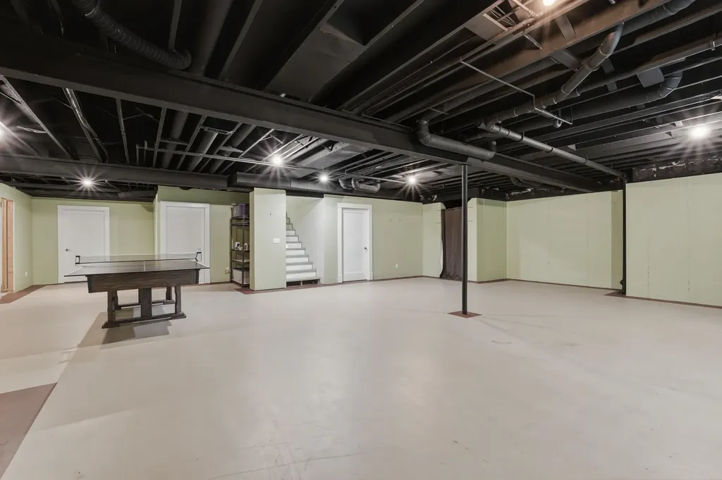 6240 Hiawatha Road Hamburg Township MI 48189