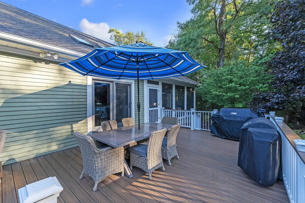 6240 Hiawatha Road Hamburg Township MI 48189