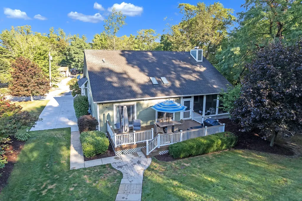 6240 Hiawatha Road Hamburg Township MI 48189