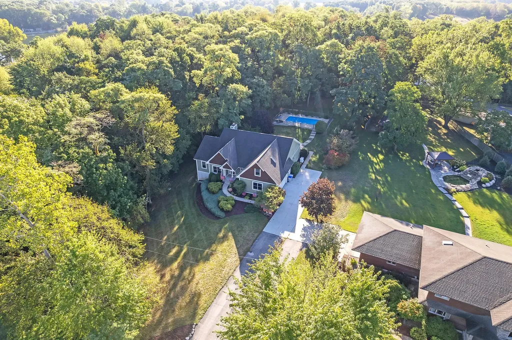 6240 Hiawatha Road Hamburg Township MI 48189
