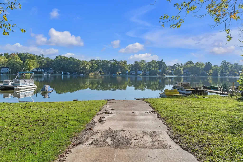 6240 Hiawatha Road Hamburg Township MI 48189