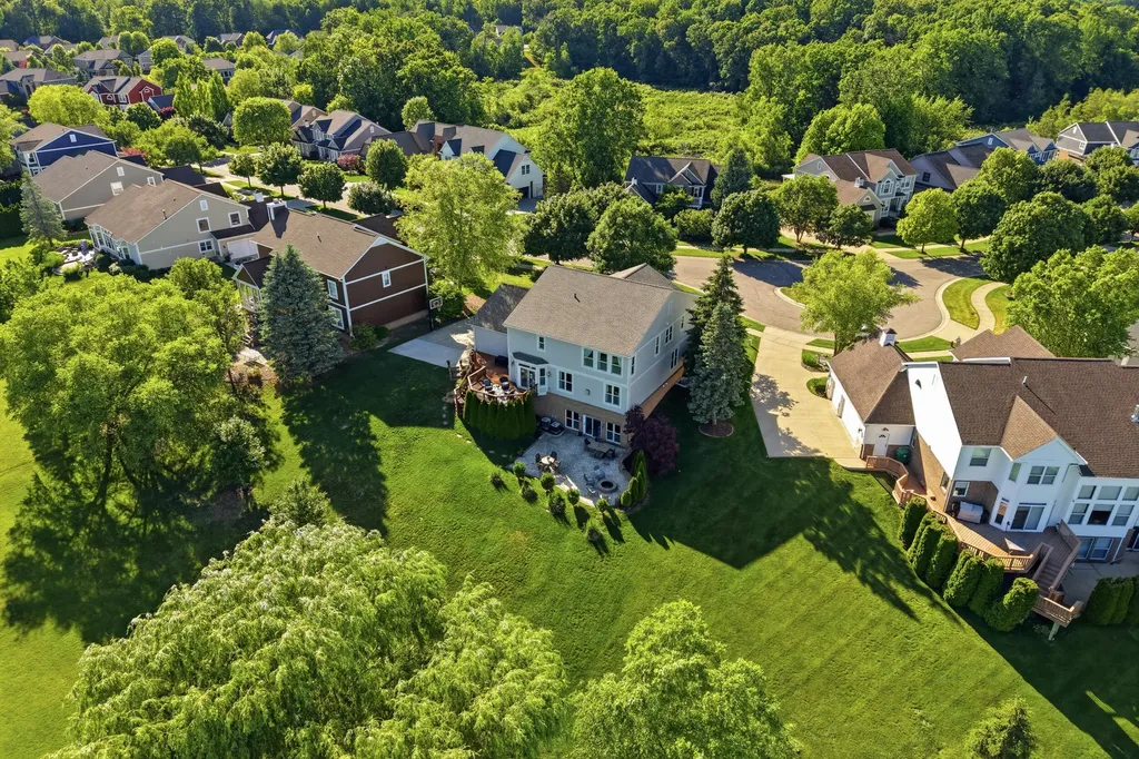 5693 Strawberry Circle Commerce Charter Township MI 48382