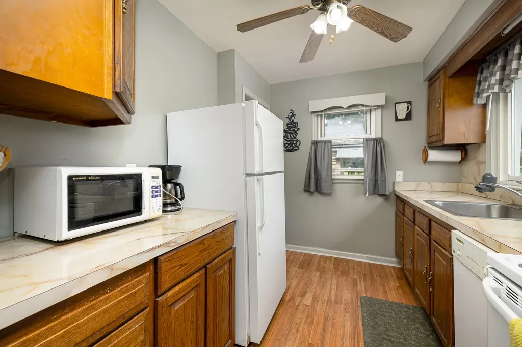 2225 Mclain Avenue Lincoln Park City MI 48146