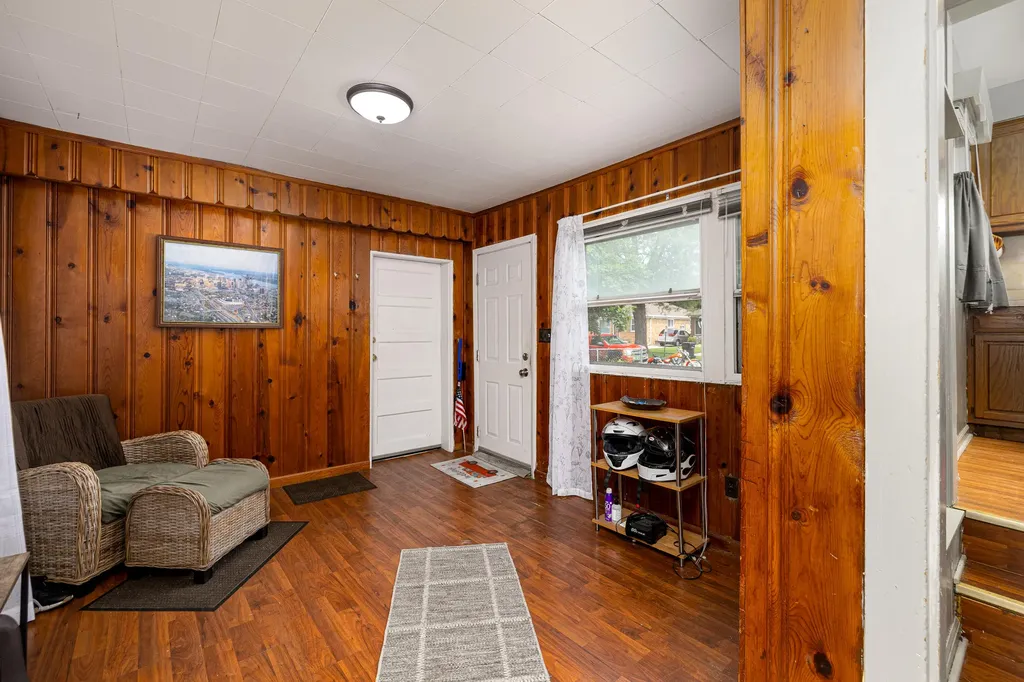 2225 Mclain Avenue Lincoln Park City MI 48146