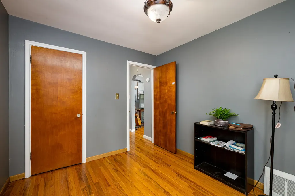2225 Mclain Avenue Lincoln Park City MI 48146