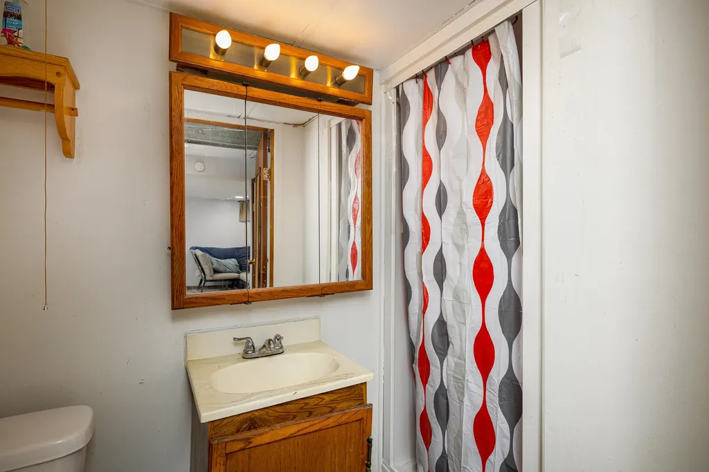 2225 Mclain Avenue Lincoln Park City MI 48146