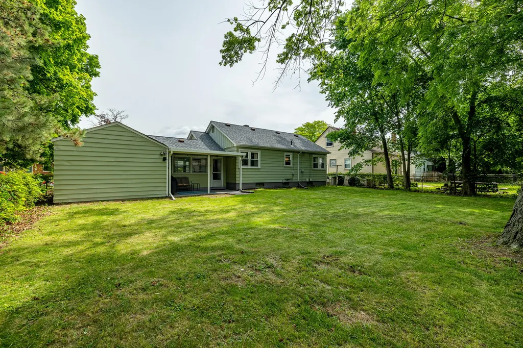 2225 Mclain Avenue Lincoln Park City MI 48146
