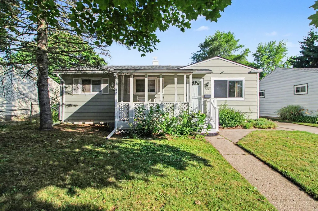 1307 Fall River Road Ypsilanti Charter Township MI 48198