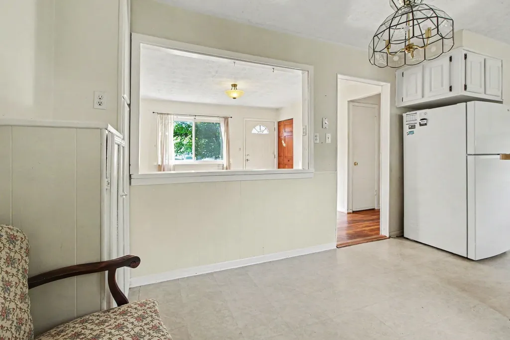 1307 Fall River Road Ypsilanti Charter Township MI 48198