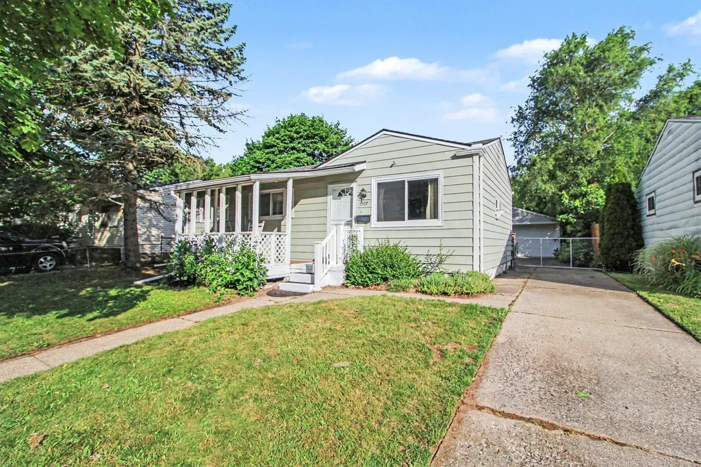 1307 Fall River Road Ypsilanti Charter Township MI 48198
