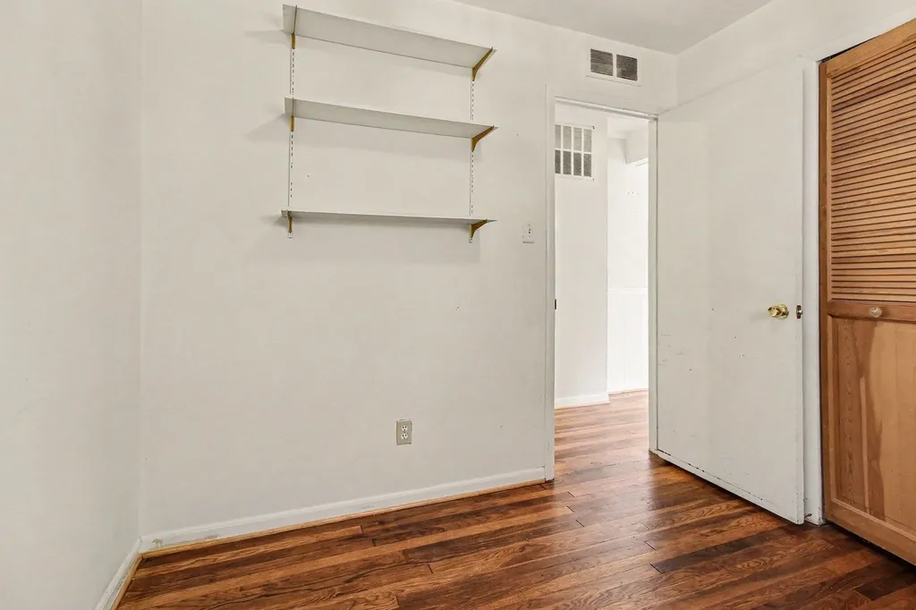 1307 Fall River Road Ypsilanti Charter Township MI 48198