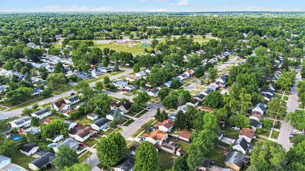 1307 Fall River Road Ypsilanti Charter Township MI 48198