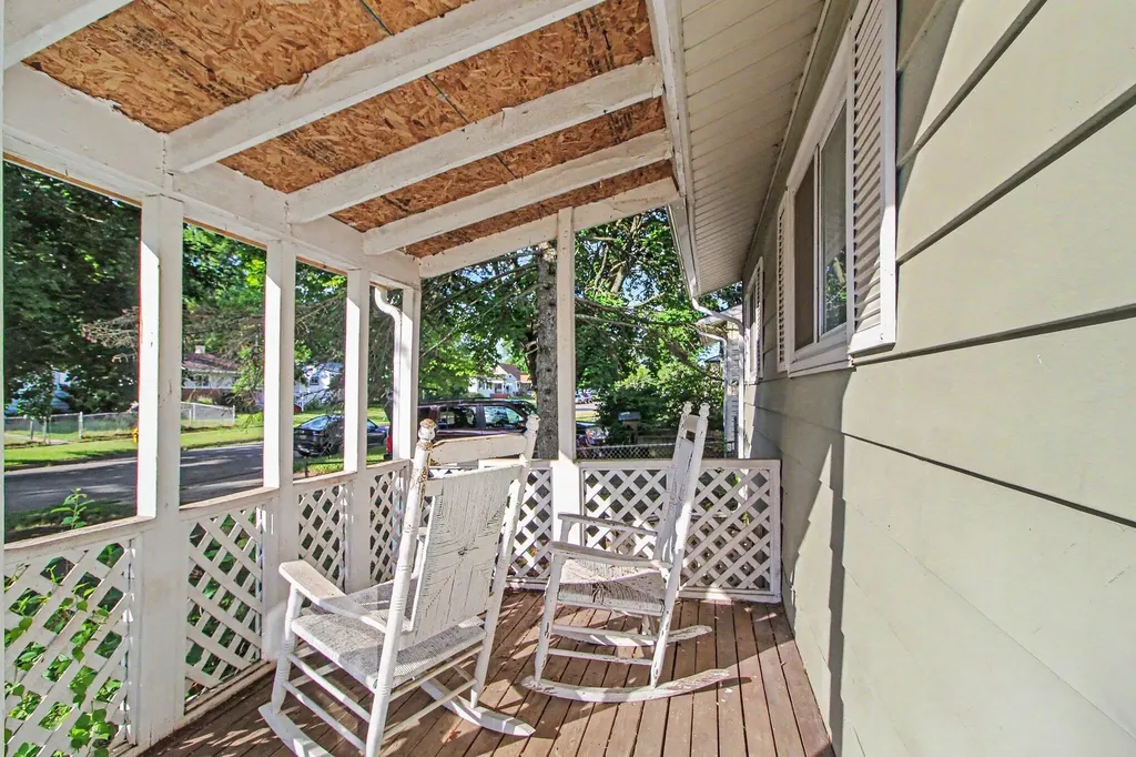 1307 Fall River Road Ypsilanti Charter Township MI 48198