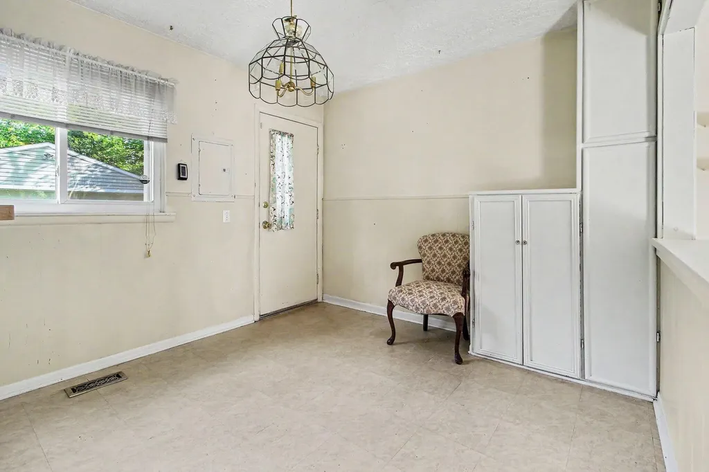 1307 Fall River Road Ypsilanti Charter Township MI 48198