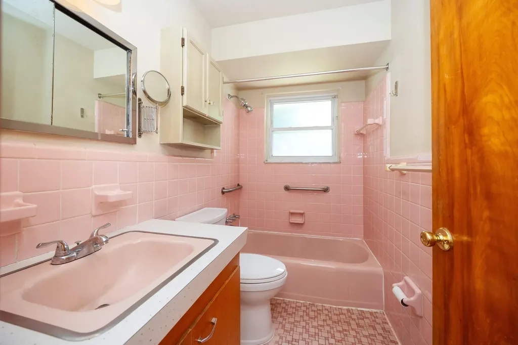 1031 N Maple Road Ann Arbor City MI 48103