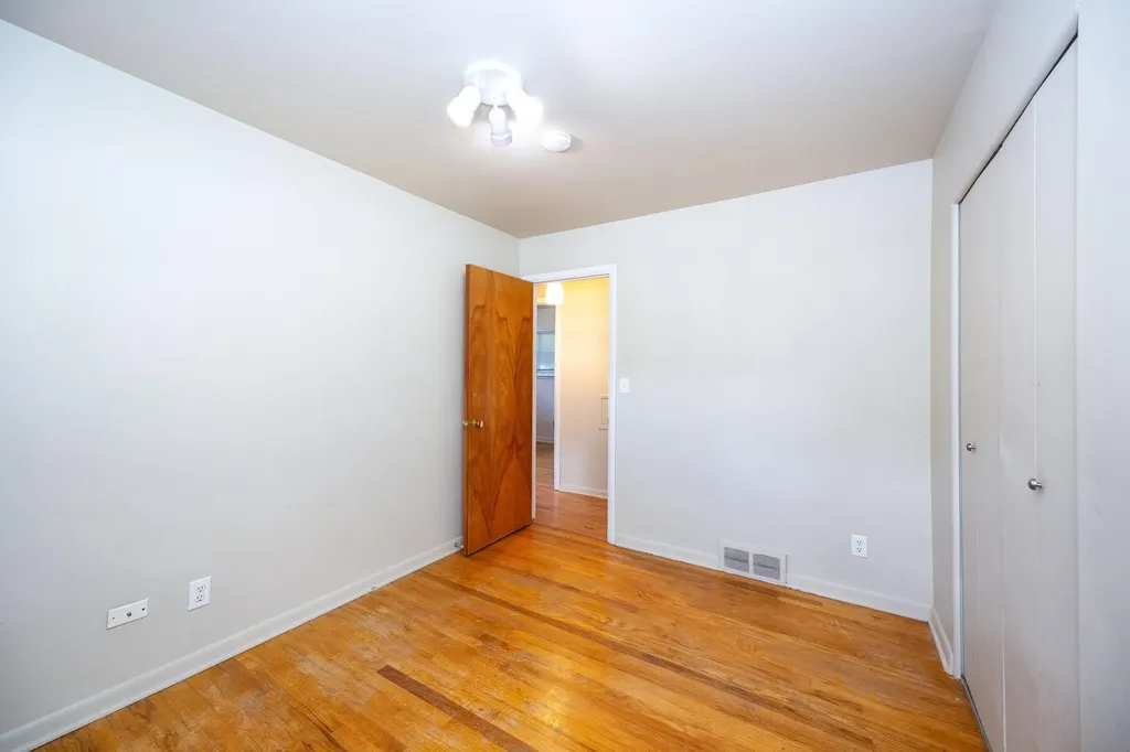 1031 N Maple Road Ann Arbor City MI 48103