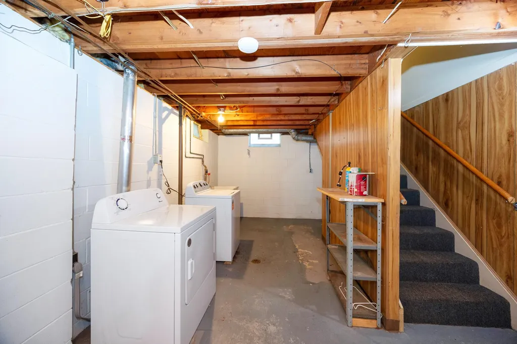 1031 N Maple Road Ann Arbor City MI 48103