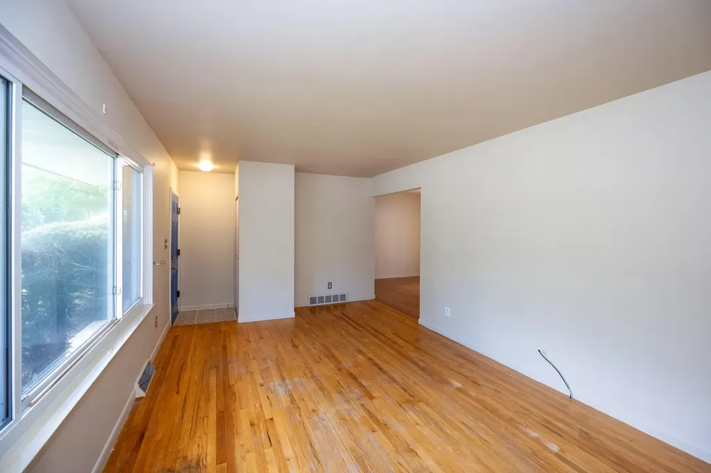 1031 N Maple Road Ann Arbor City MI 48103