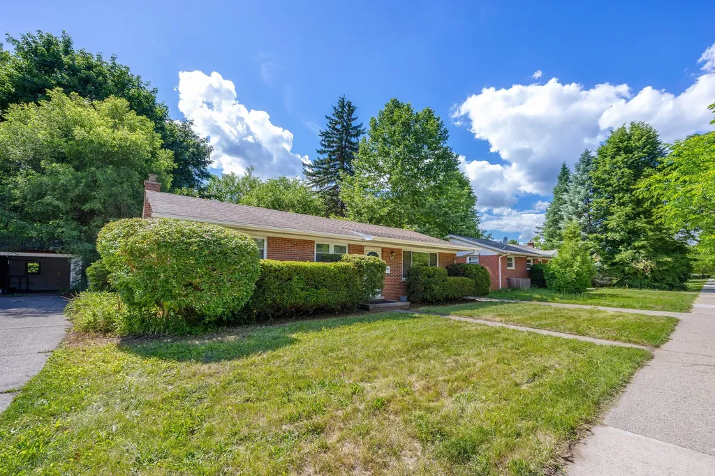 1031 N Maple Road Ann Arbor City MI 48103