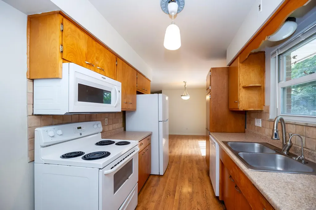 1031 N Maple Road Ann Arbor City MI 48103
