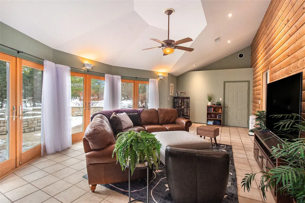 4593 Chippewa Drive Ingham Township MI 48864