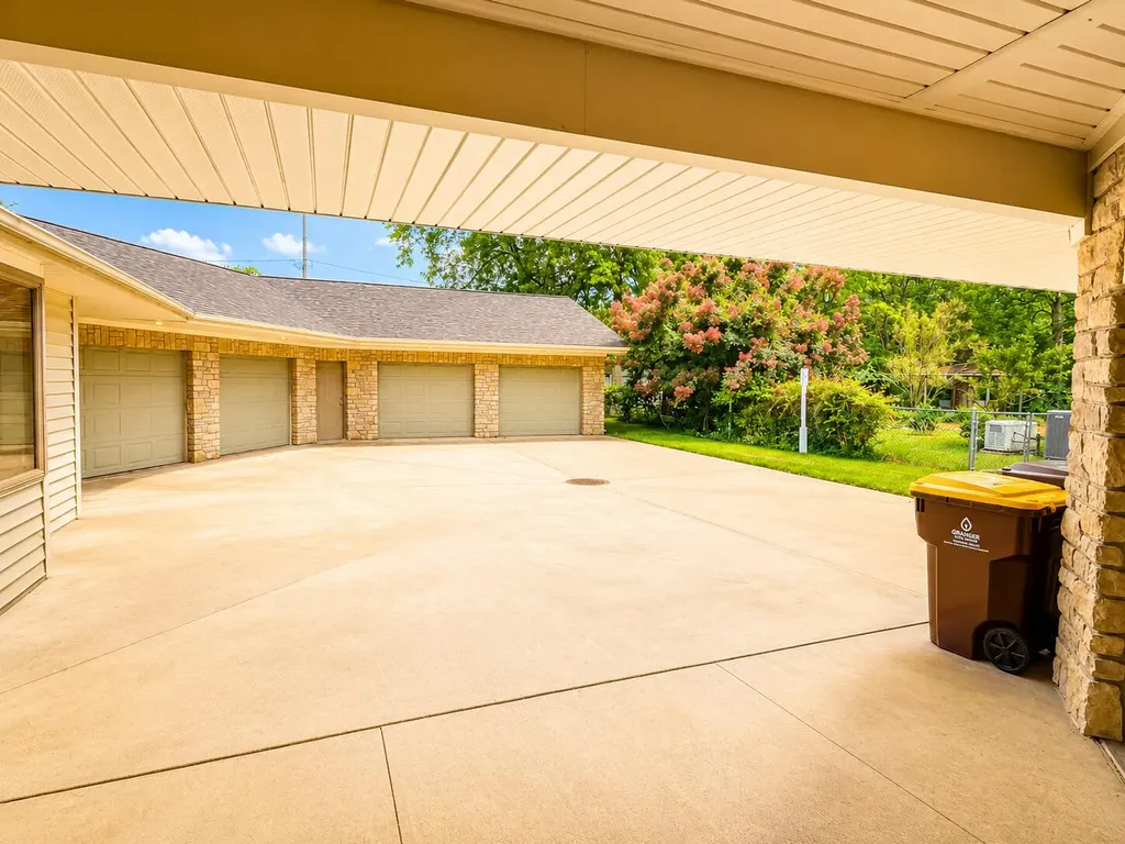 4593 Chippewa Drive Ingham Township MI 48864