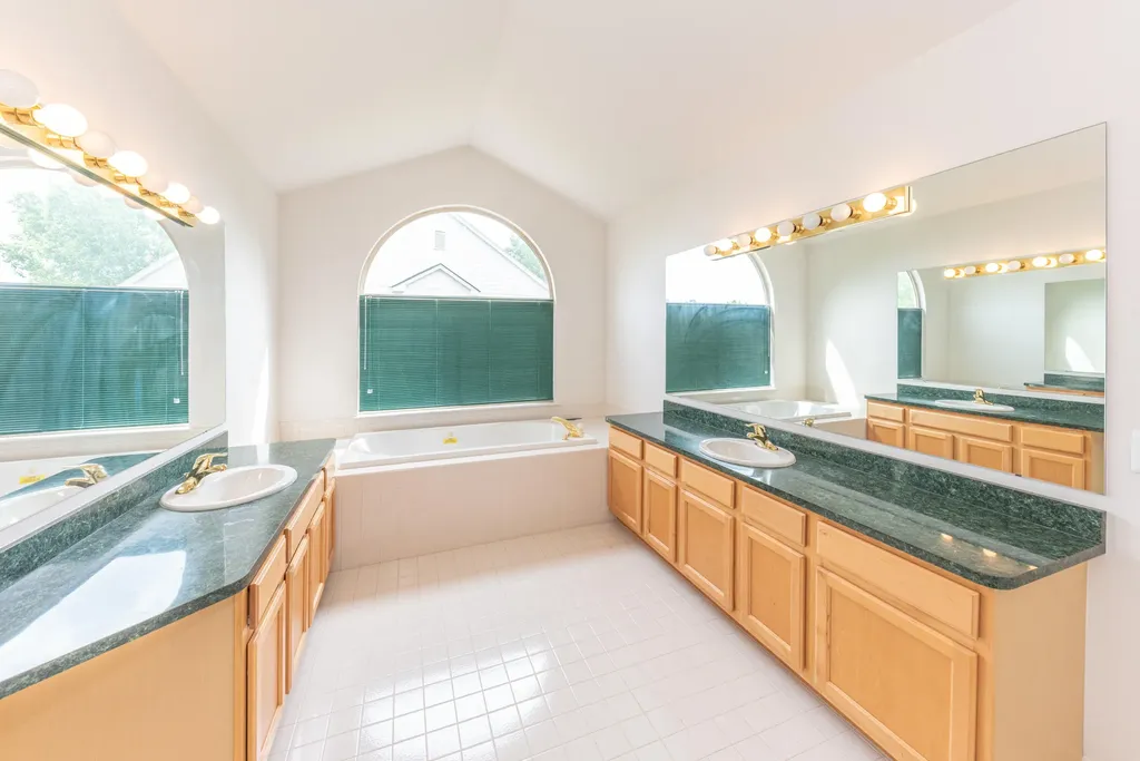4663 Rosewood Lane West Bloomfield Charter Township MI 48323