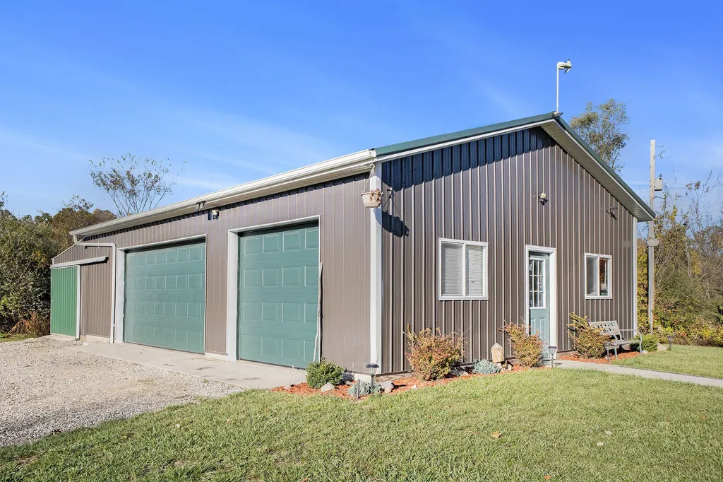15303 Seymour Road Waterloo Township MI 49240