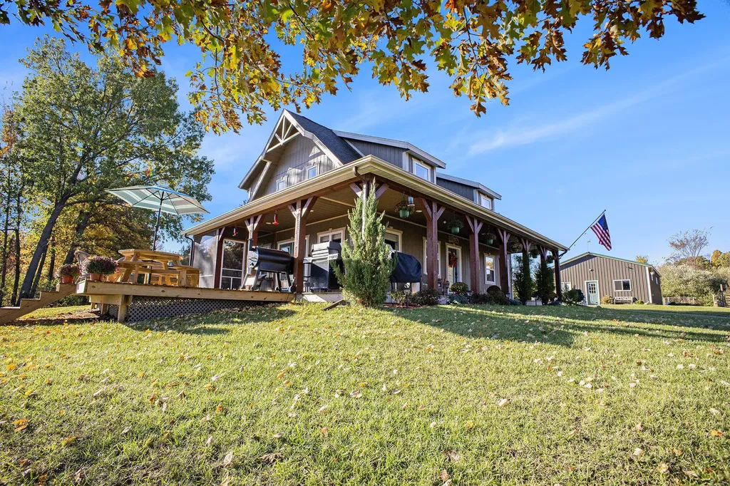 15303 Seymour Road Waterloo Township MI 49240